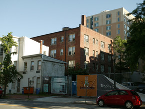 Court Square Apartments in Washington, DC - Building Photo - Building Photo