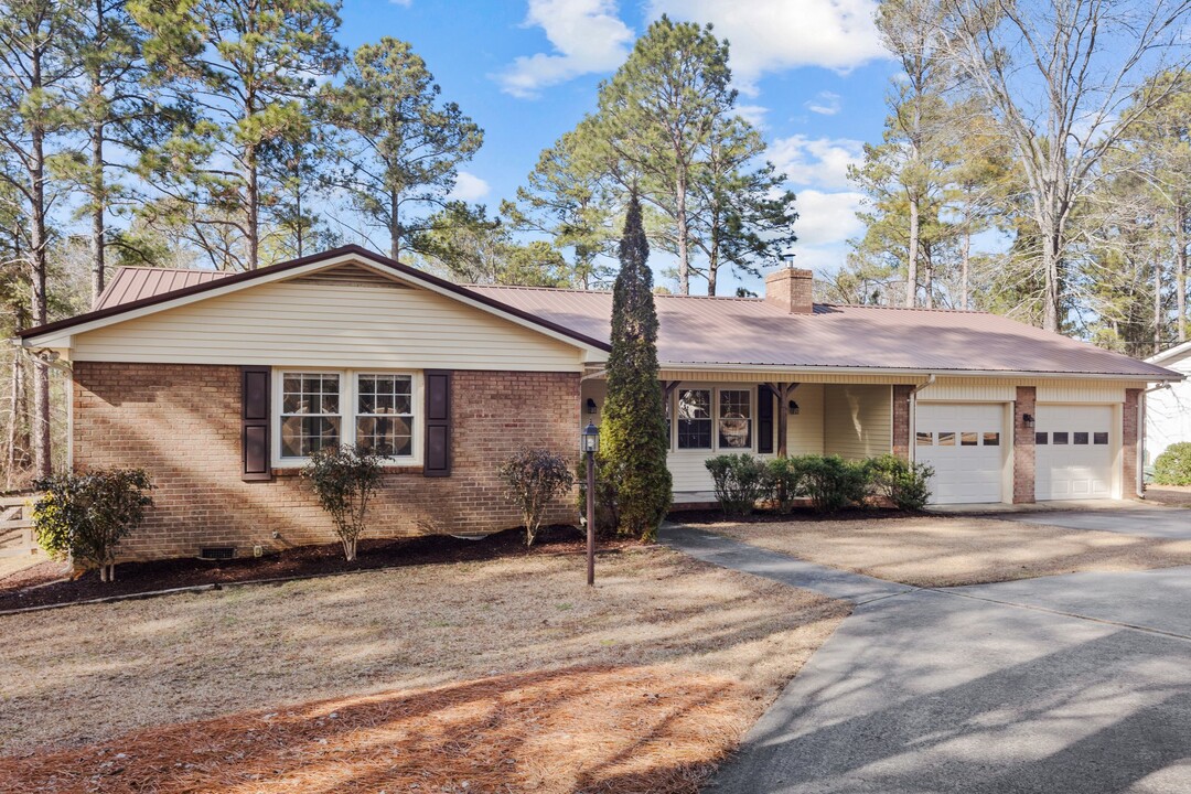 1220 Rays Bridge Rd in Whispering Pines, NC - Building Photo