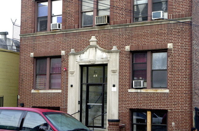 77 Romaine Ave in Jersey City, NJ - Foto de edificio - Building Photo