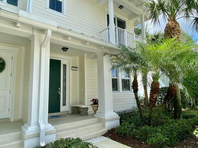 property at 1422 S Jeaga Dr