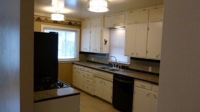 825 E 35th Ave in Spokane, WA - Foto de edificio - Building Photo