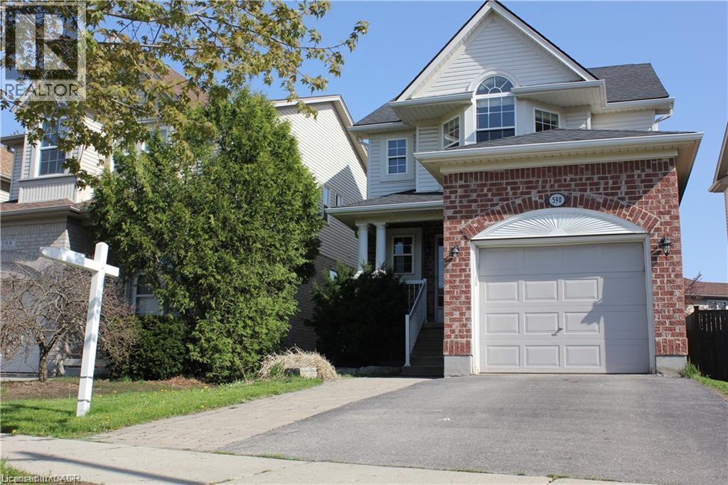 590 Little Dover Crescent in Waterloo, ON - Building Photo