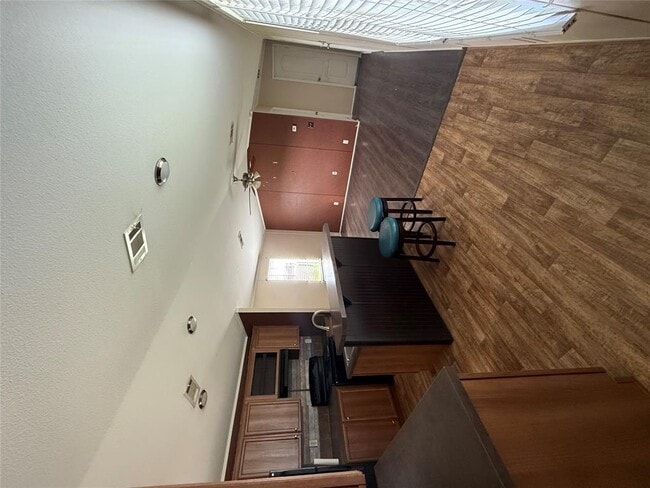 8810 Los Robles Ave in Alvin, TX - Building Photo - Building Photo