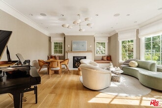 957 Corsica Dr in Los Angeles, CA - Building Photo - Building Photo