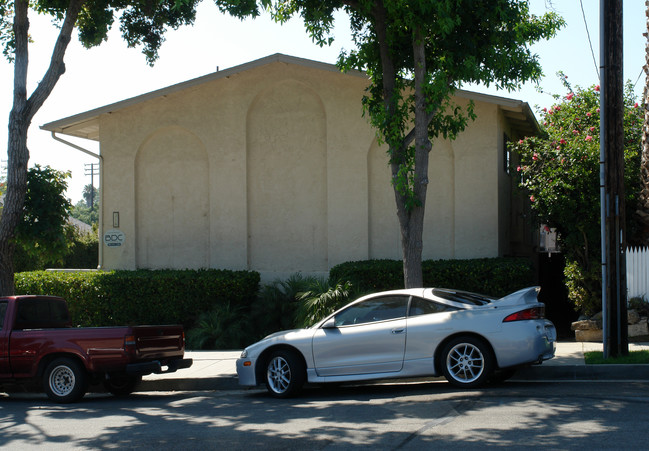 318 W Islay St in Santa Barbara, CA - Building Photo - Building Photo