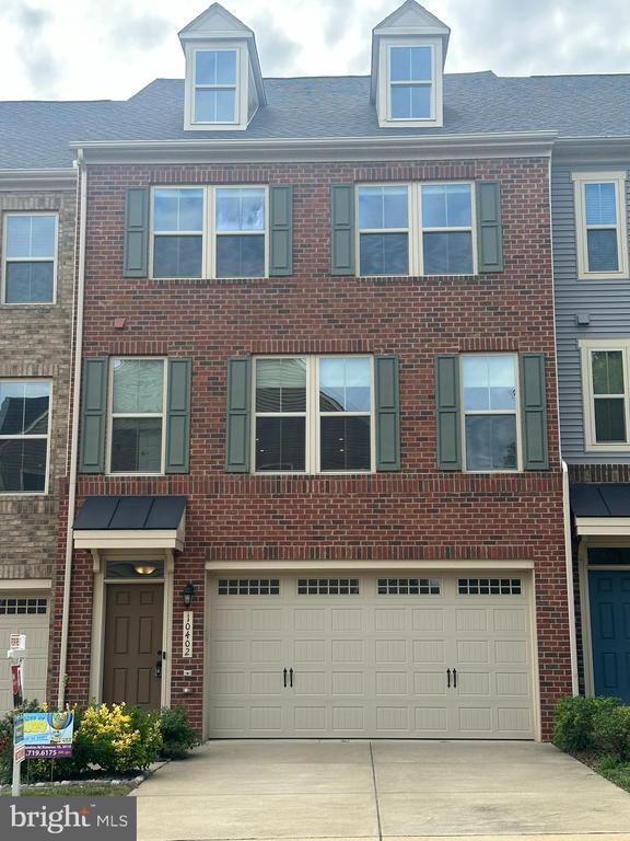 10402 Steeplechase Run Ln in Manassas, VA - Foto de edificio - Building Photo