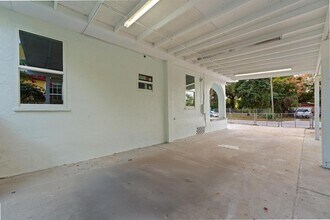 2825 N Taliaferro Ave in Tampa, FL - Building Photo - Building Photo