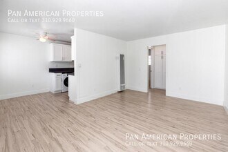 5136 E Livingston Dr in Long Beach, CA - Building Photo - Building Photo