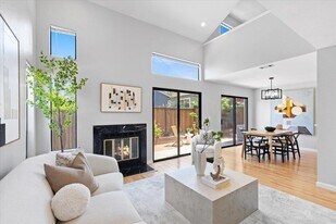 1694 Nighthawk Terrace in Sunnyvale, CA - Building Photo
