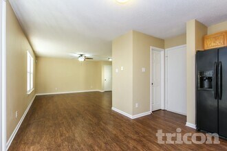 151 Snowflake Cir in Greenwood, IN - Building Photo - Building Photo