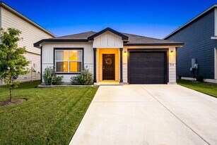 531 Wild Olive Wy in San Antonio, TX - Building Photo