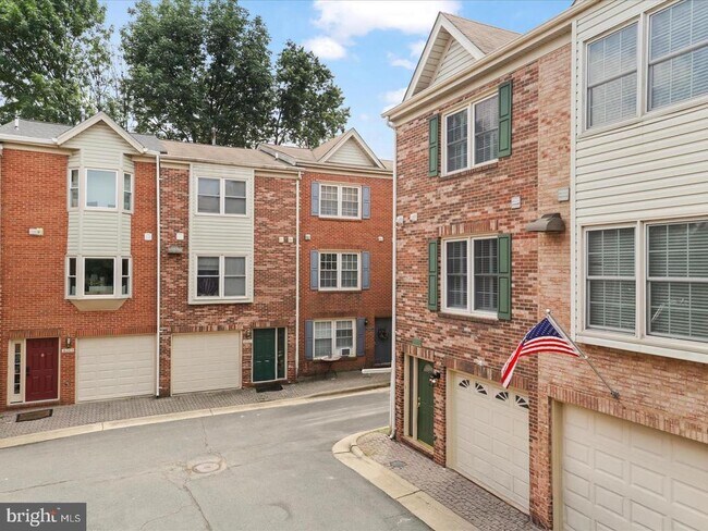 1802 9th St S in Arlington, VA - Building Photo - Building Photo
