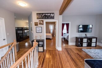 98 Elm St, Unit 1 in Somerville, MA - Building Photo - Building Photo