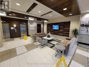 339 Rathburn Rd W in Mississauga, ON - Building Photo - Building Photo