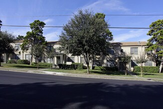 Bel-Aire Apartments in San Antonio, TX - Foto de edificio - Building Photo