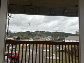 296 Sussex Ave W in Tenino, WA - Building Photo - Building Photo