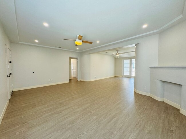 4825 Rolando Blvd in San Diego, CA - Building Photo - Building Photo