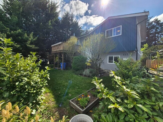 property at 617 Hoylake Ave