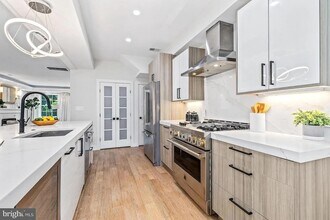 3525 16th St NW in Washington, DC - Foto de edificio - Building Photo