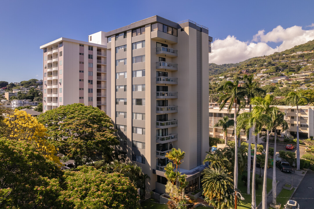 Punahou Palms in Honolulu, HI - Building Photo