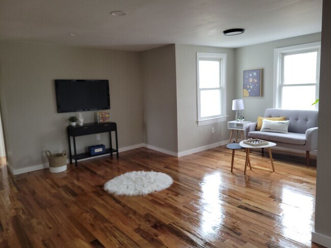 415 Maple St in Killingly, CT - Building Photo - Building Photo