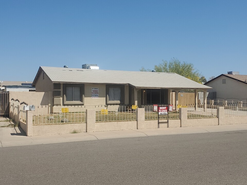 8822 W Sahuaro Dr in Peoria, AZ - Foto de edificio