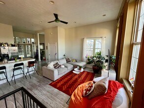 1910 S 18th St-Unit -Unit 1 in Pittsburgh, PA - Building Photo - Building Photo