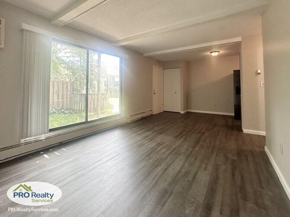 7172 72nd Ln N in Brooklyn Park, MN - Building Photo