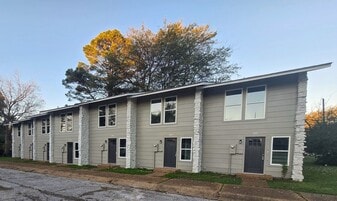 203 S Poplar St in Newport, AR - Building Photo