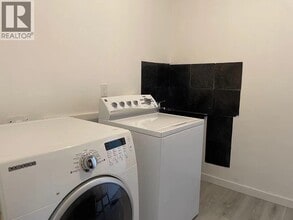 9580 Blundell Rd in Richmond, BC - Building Photo - Building Photo