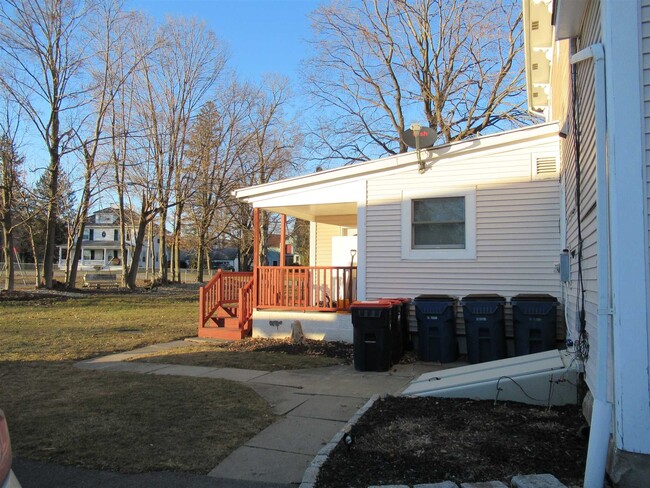 26 Wing Ave-Unit -C in Dover Plains, NY - Foto de edificio - Building Photo