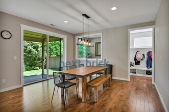 34124 SE Vaughan St in Snoqualmie, WA - Building Photo - Building Photo