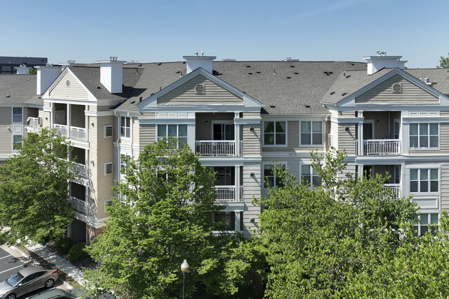 Worldgate Condominium in Herndon, VA - Building Photo - Building Photo