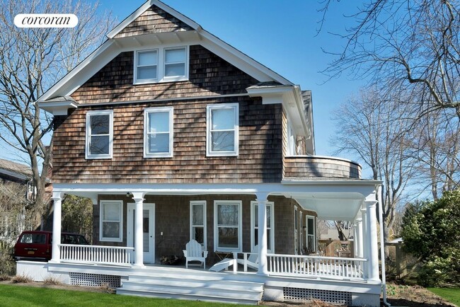 35 Meeting House Ln in Amagansett, NY - Building Photo - Building Photo