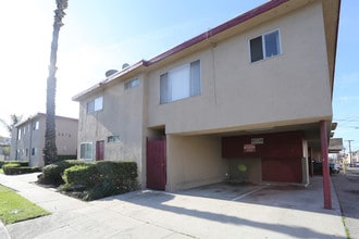 The Wade Apartments in Los Angeles, CA - Building Photo - Building Photo