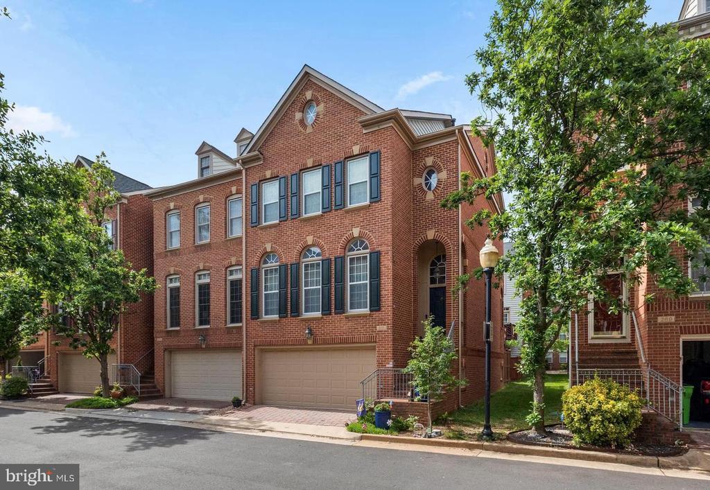 271 Murtha St in Alexandria, VA - Building Photo