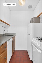 310 W 89th St in New York, NY - Building Photo - Building Photo