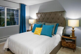 11785 NW Timberview Ln in Portland, OR - Building Photo - Building Photo