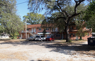 Kennedy Plaza Apartments in Tampa, FL - Building Photo
