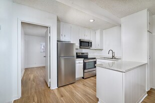 Panorama Apartments in Palm Desert, CA - Building Photo