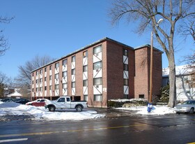 813 Maple Ave in Hartford, CT - Building Photo
