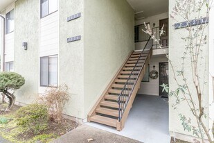 3329 NE 162nd Ave in Portland, OR - Building Photo