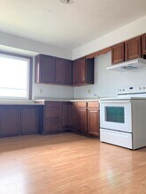 318 E Brown St, Unit Unit 3 in Waupun, WI - Building Photo - Building Photo