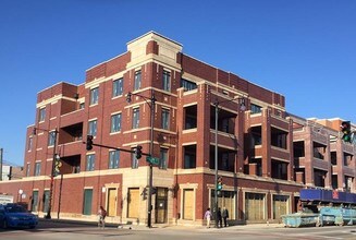 4800-4806 N Clark St in Chicago, IL - Building Photo - Building Photo