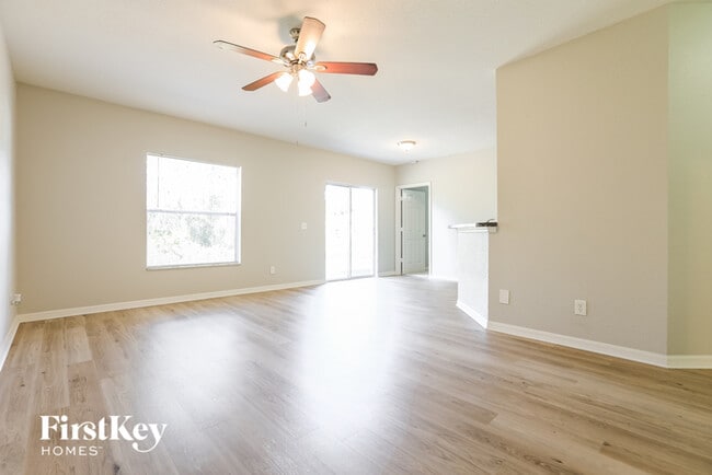 4167 N Biscayne Dr in North Port, FL - Building Photo - Building Photo