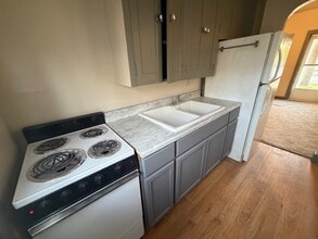 312 W 9th Ave in Hutchinson, KS - Building Photo - Building Photo