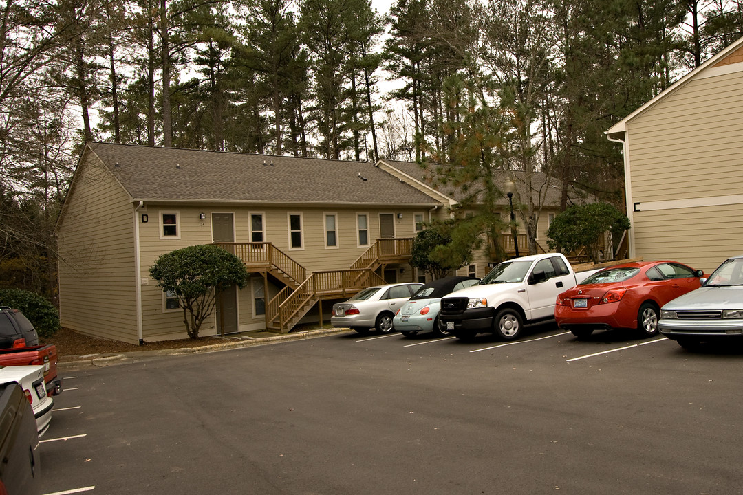 1513 E Franklin St in Chapel Hill, NC - Foto de edificio