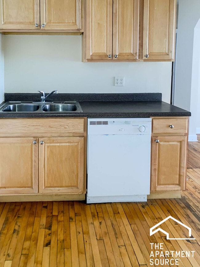 857 W Cornelia Ave in Chicago, IL - Building Photo - Building Photo