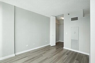 389 E Ohio St in Chicago, IL - Foto de edificio - Building Photo