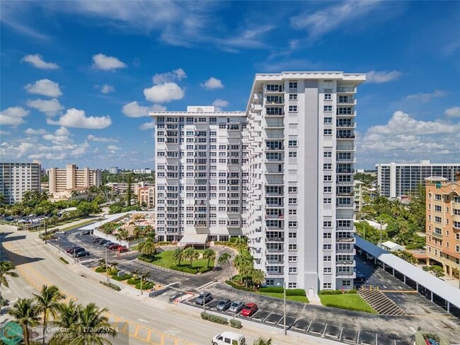 405 N Ocean Blvd in Pompano Beach, FL - Building Photo - Building Photo